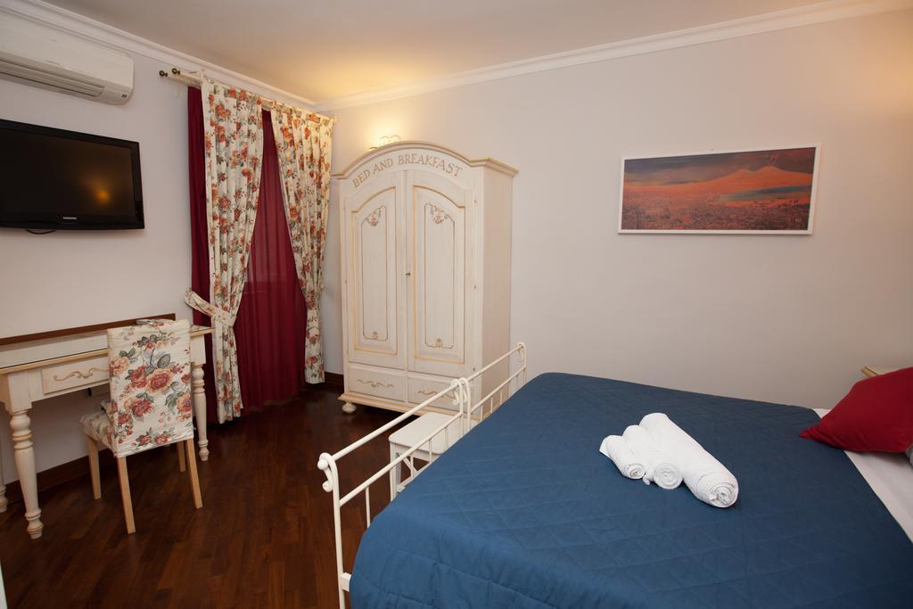 Hotel Ausonia Наполи Екстериор снимка