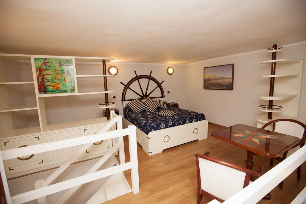 Hotel Ausonia Наполи Екстериор снимка