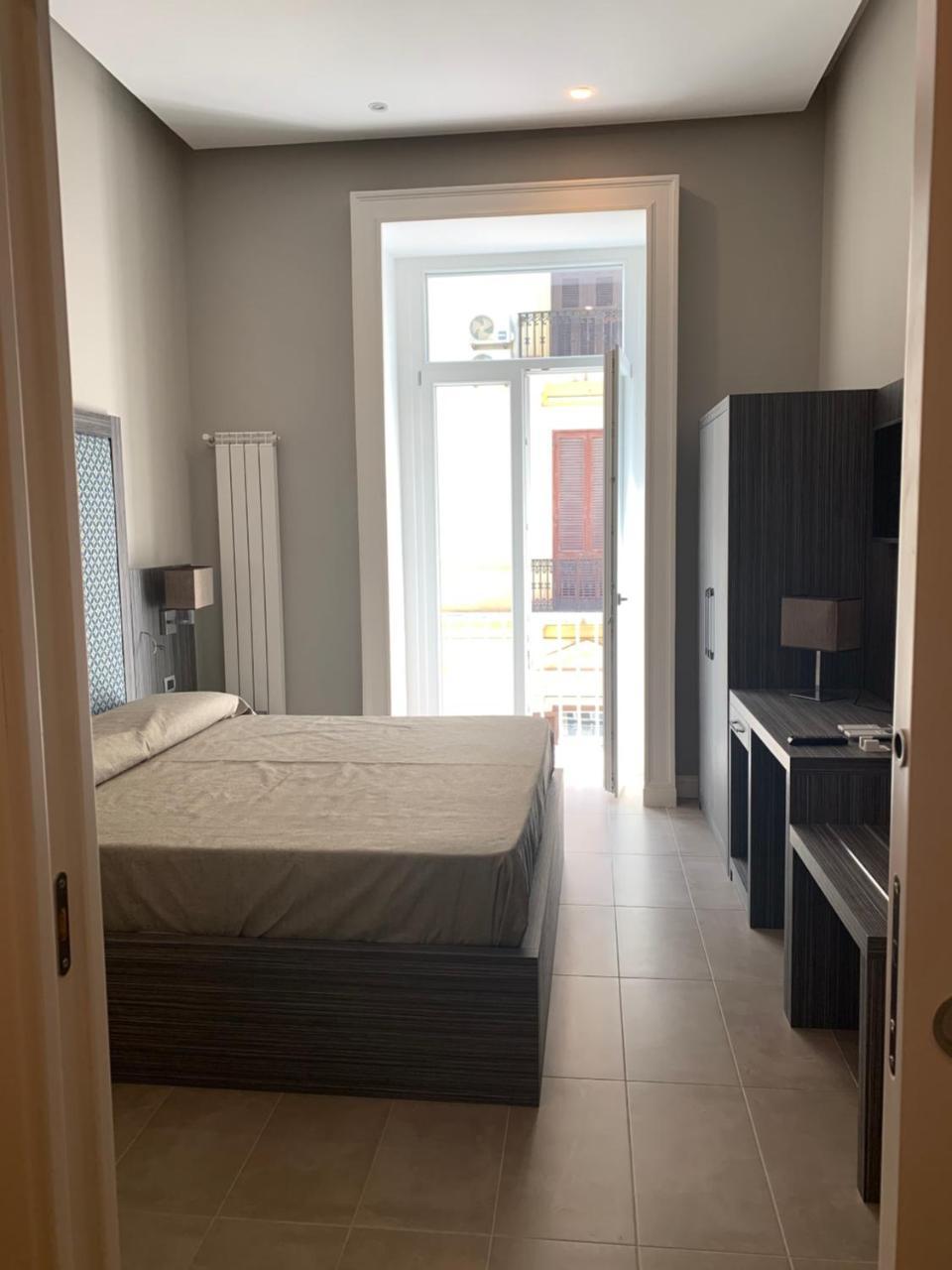 Hotel Ausonia Наполи Екстериор снимка