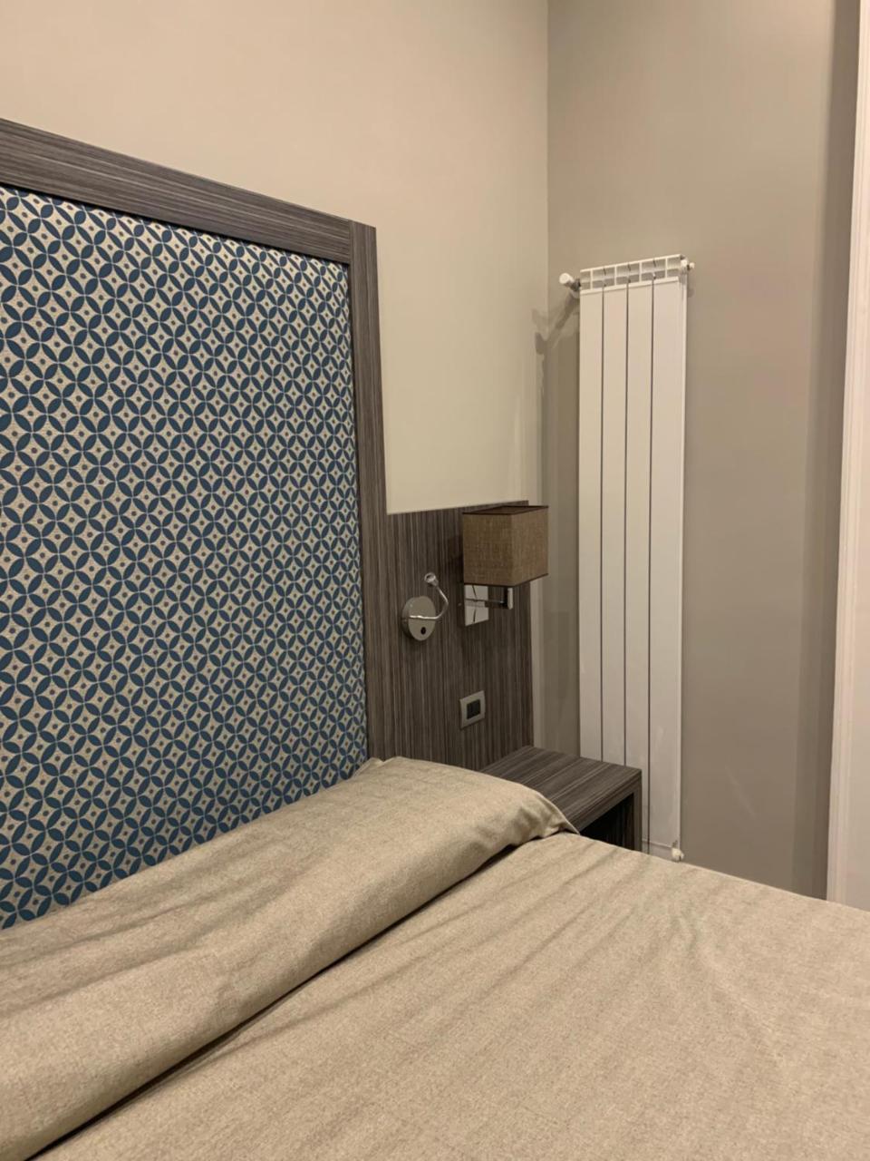 Hotel Ausonia Наполи Екстериор снимка