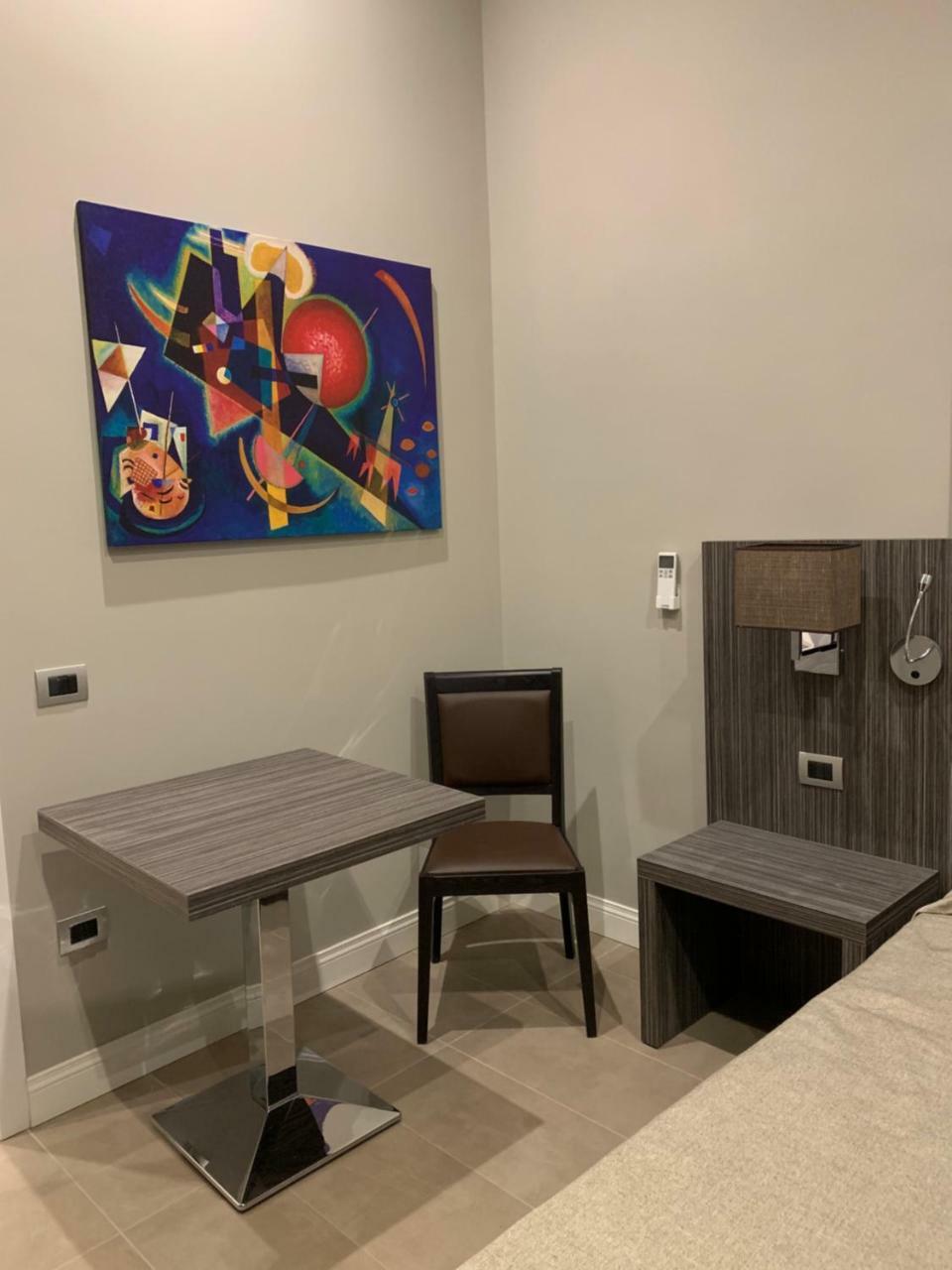 Hotel Ausonia Наполи Екстериор снимка