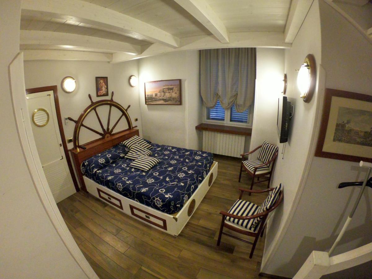 Hotel Ausonia Наполи Екстериор снимка