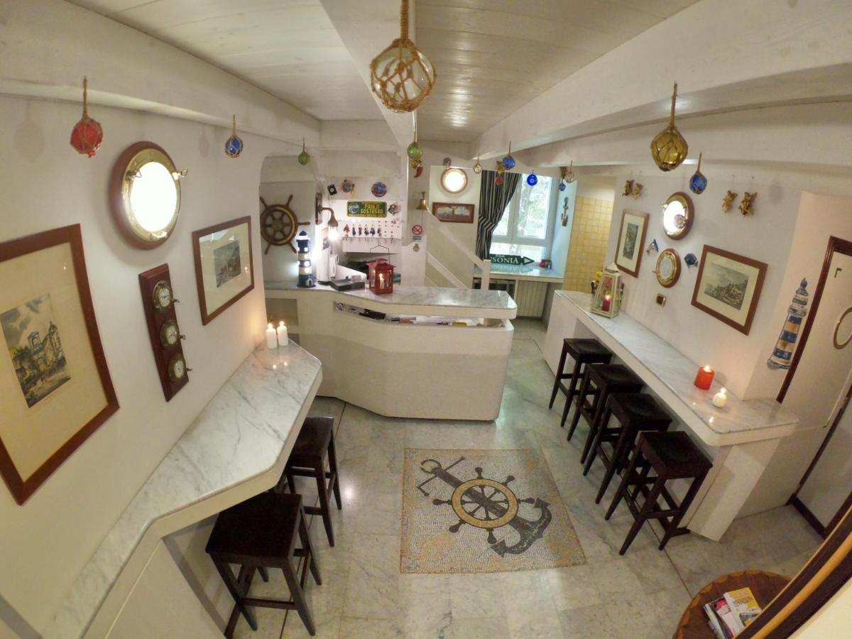 Hotel Ausonia Наполи Екстериор снимка