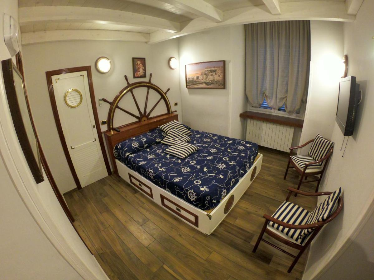 Hotel Ausonia Наполи Екстериор снимка