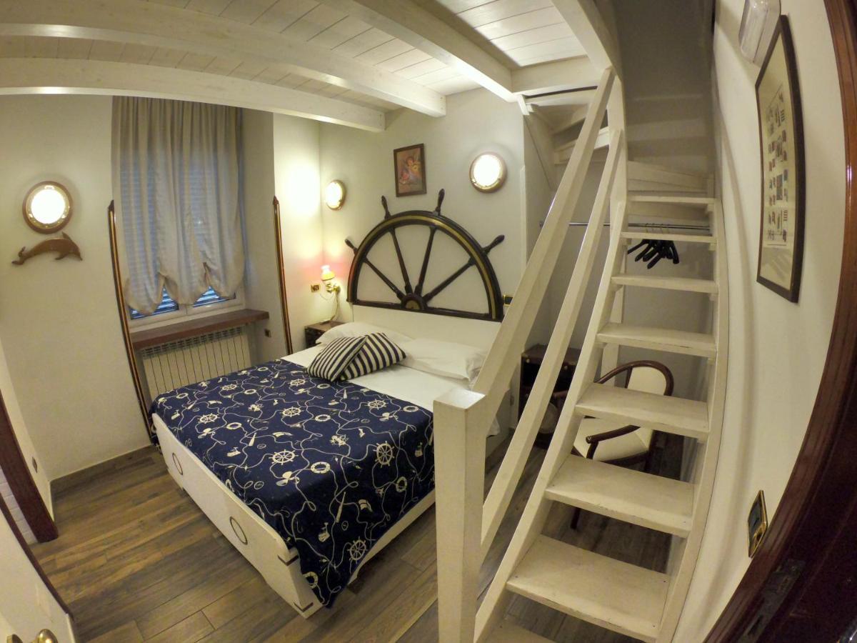 Hotel Ausonia Наполи Екстериор снимка