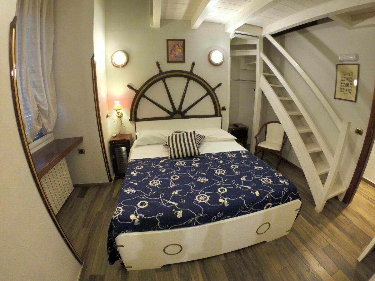 Hotel Ausonia Наполи Екстериор снимка